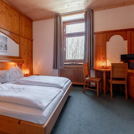Hotel-gasthof Post - Grossglockner Alpenstrasse Free Entry ! 3*