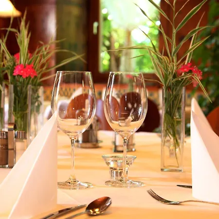 Hotel-gasthof Post - Grossglockner Alpenstrasse Free Entry ! 3*
